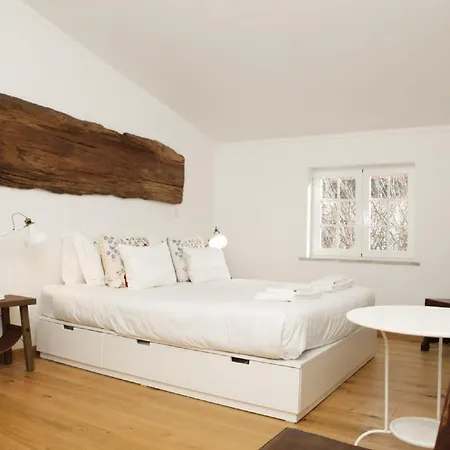 Cushy With Garden In * Estoril