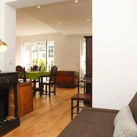 Cushy With Garden In Эшторил