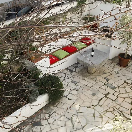 Cushy With Garden In Lägenhet *