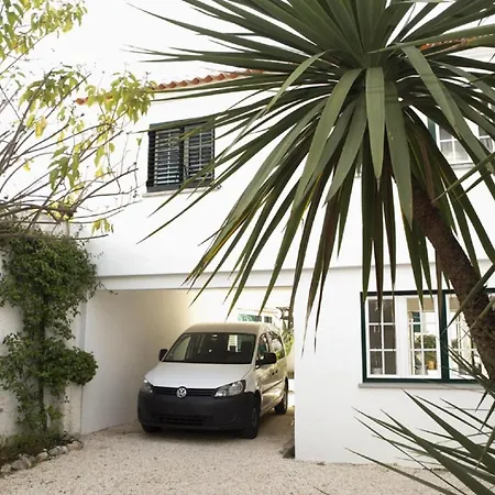Lägenhet Cushy With Garden In Estoril