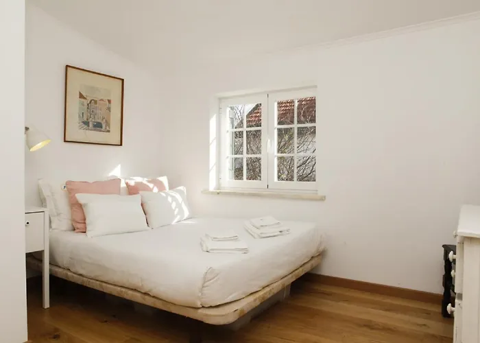 Cushy With Garden In *